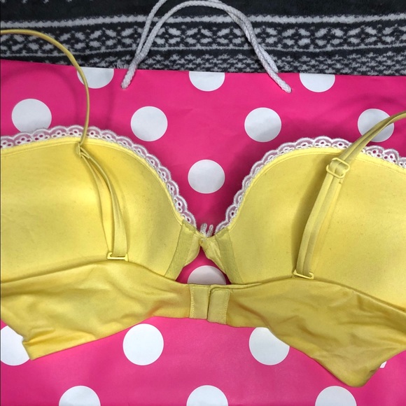 ✨ VERY SEXY PUSH UP BRA ✨ - Picture 2 of 3